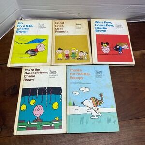 Vintage Peanuts Paperback Book Lot Charles M. Schulz - 5 Books Collection